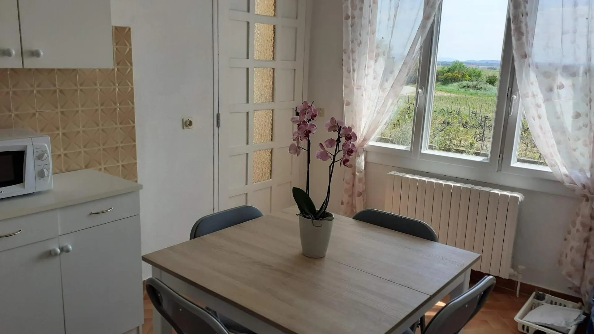 Studio A La Campagne Chateauneuf-du-Pape 0*,  France